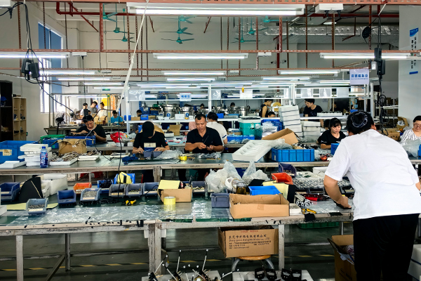 línea de producción de cerraduras de puertas